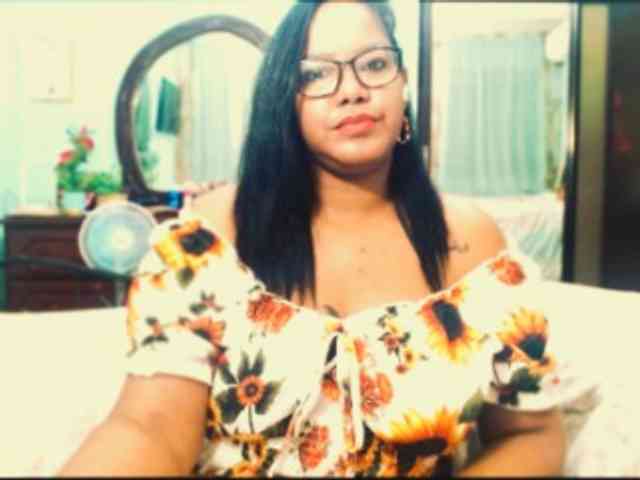 sarahlove16 webcam