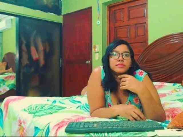 sarahlove16 webcam