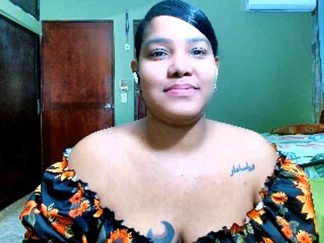 sarahlove16 webcam