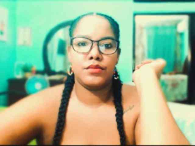 sarahlove16 webcam