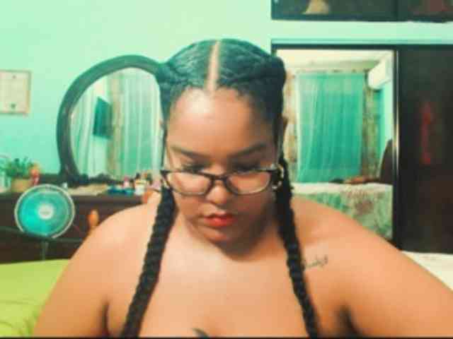 sarahlove16 webcam
