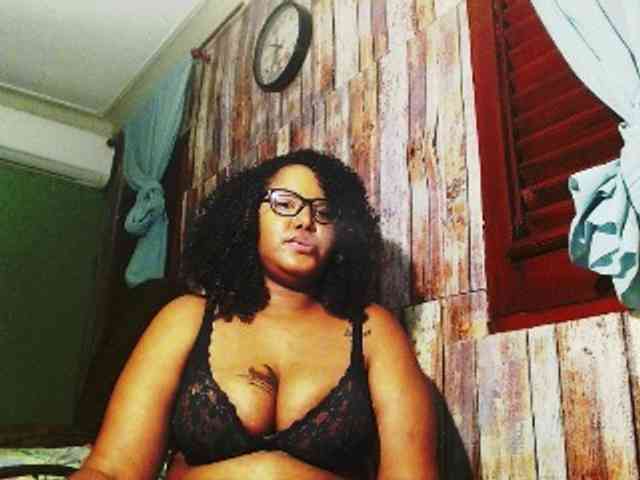 sarahlove16 webcam
