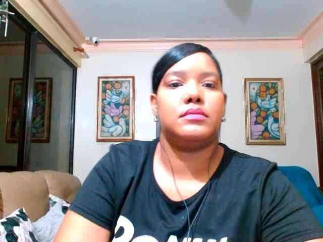 sarahlove16 webcam