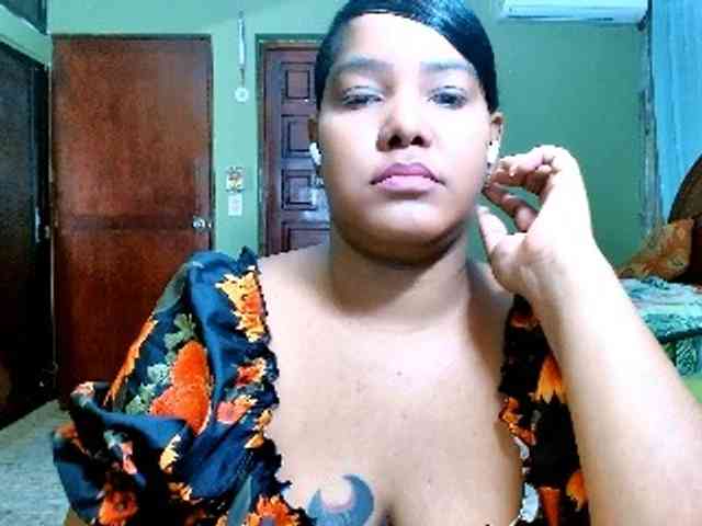 sarahlove16 webcam
