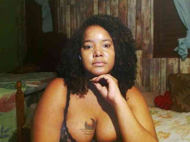 sarahlove16 webcam