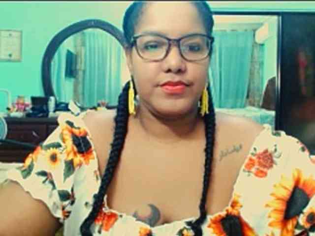 sarahlove16 webcam
