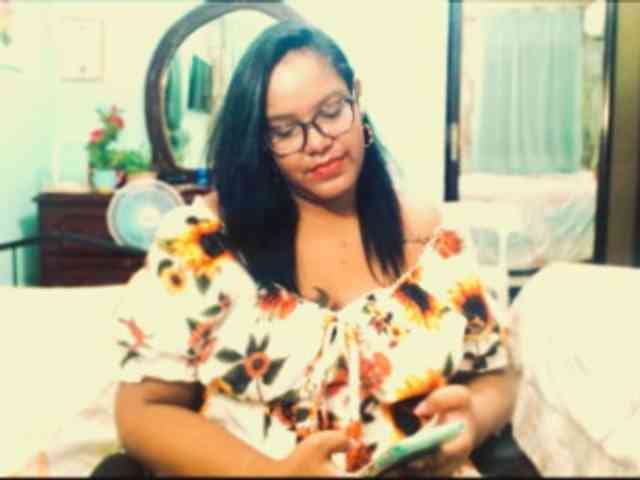 sarahlove16 webcam