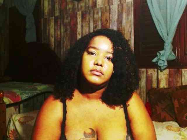 sarahlove16 webcam