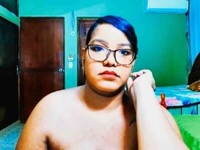 sarahlove16 webcam