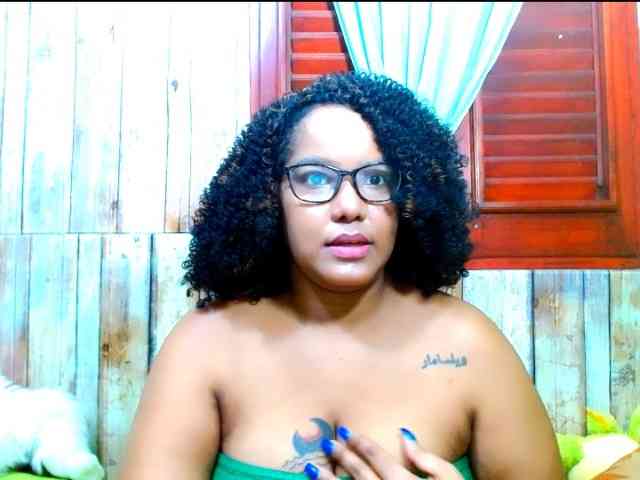 sarahlove16 webcam