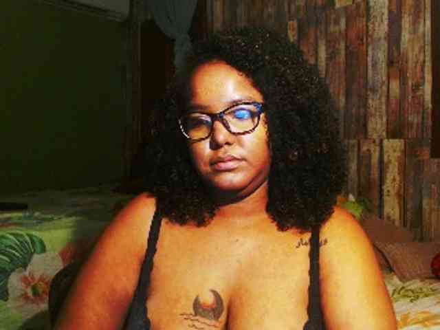 sarahlove16 webcam