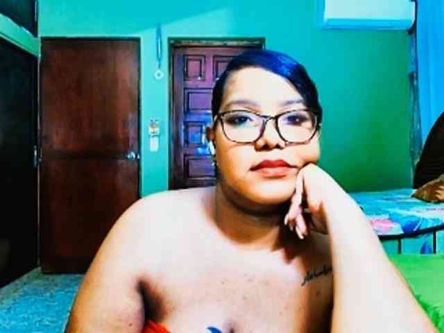 sarahlove16 webcam