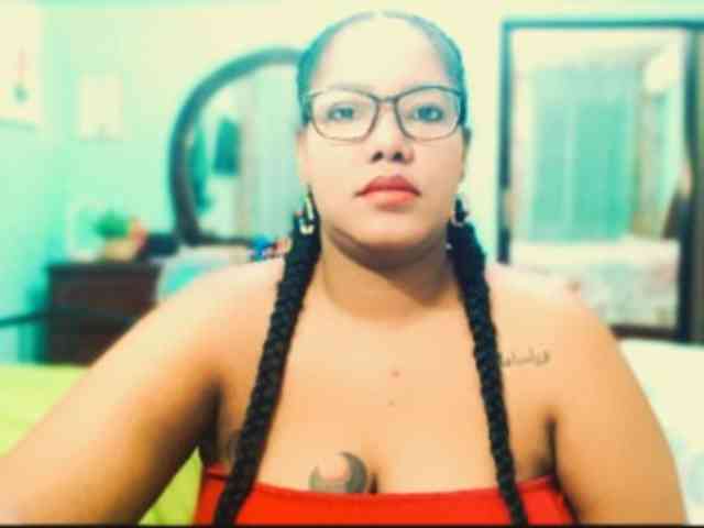 sarahlove16 webcam