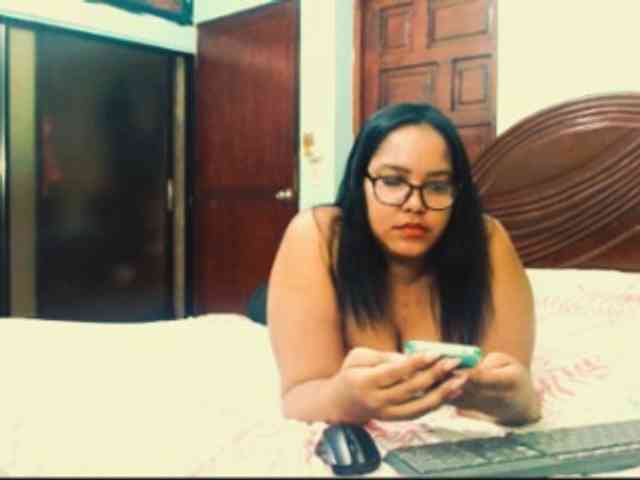 sarahlove16 webcam