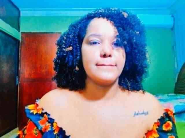 sarahlove16 webcam