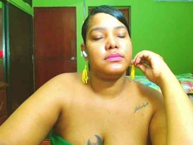 sarahlove16 webcam
