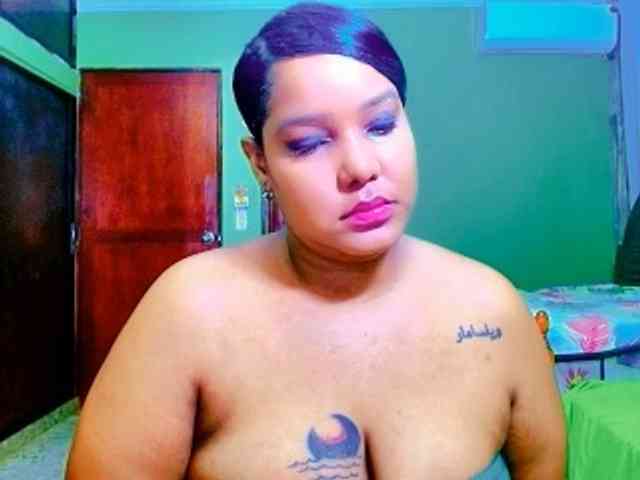 sarahlove16 webcam