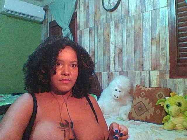 sarahlove16 webcam