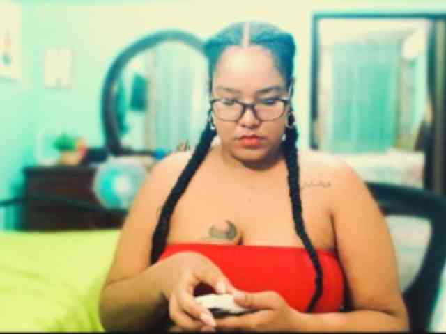 sarahlove16 webcam