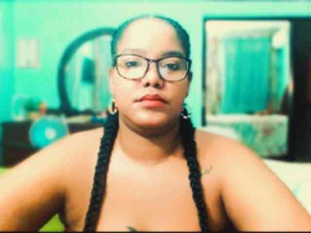 sarahlove16 webcam