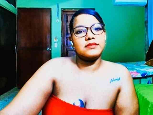 sarahlove16 webcam