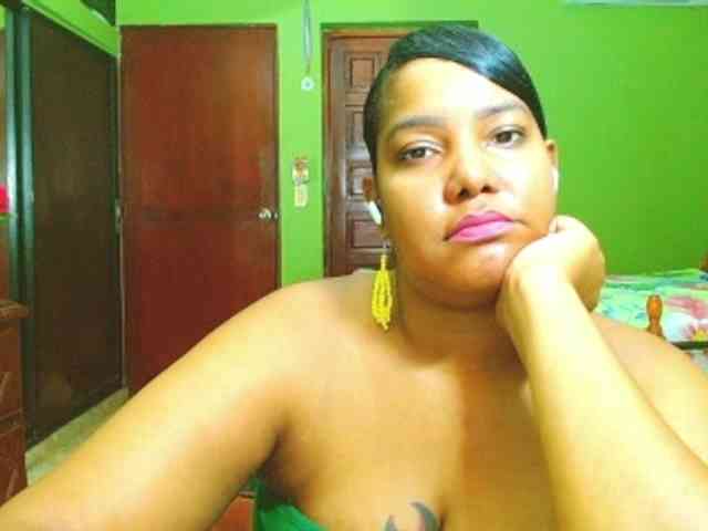 sarahlove16 webcam