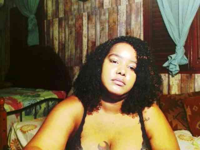 sarahlove16 webcam