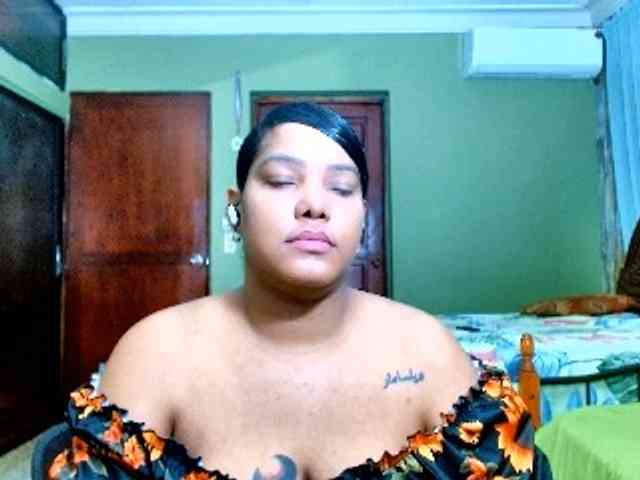 sarahlove16 webcam