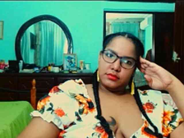 sarahlove16 webcam