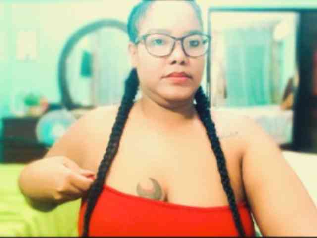 sarahlove16 webcam