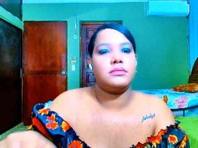 sarahlove16 webcam