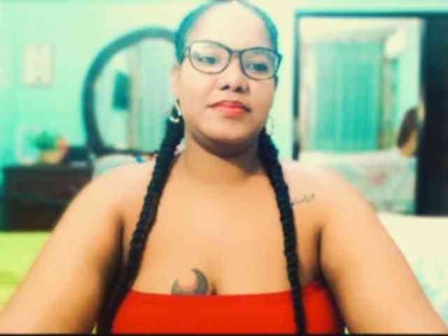 sarahlove16 webcam