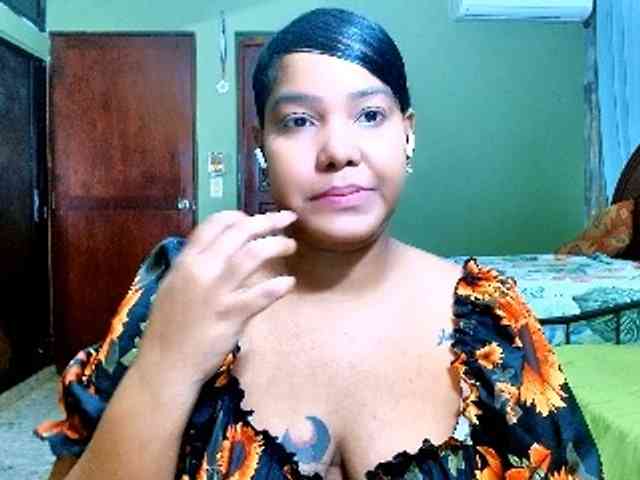 sarahlove16 webcam