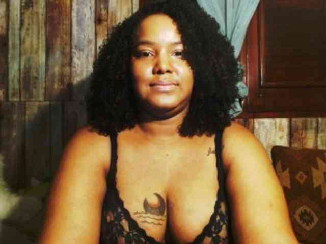 sarahlove16 webcam
