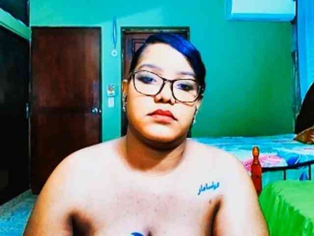 sarahlove16 webcam