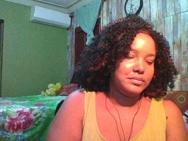 sarahlove16 webcam