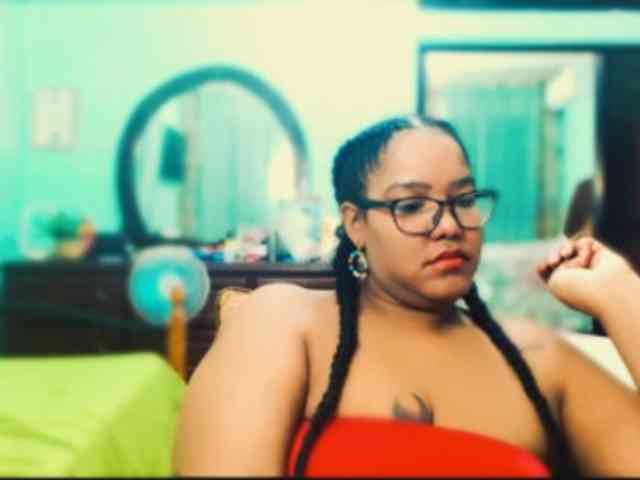 sarahlove16 webcam