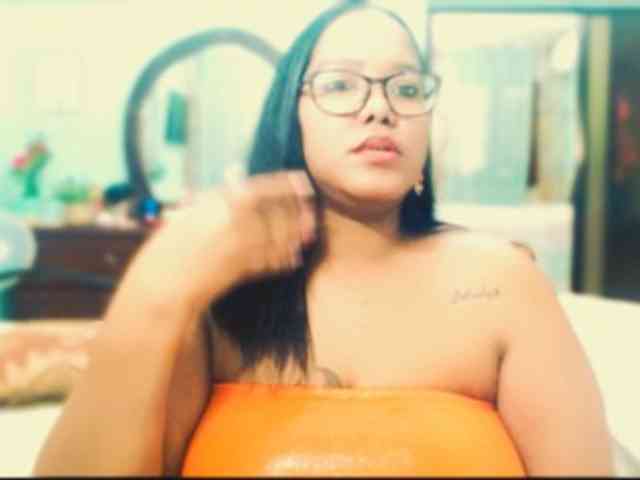 sarahlove16 webcam