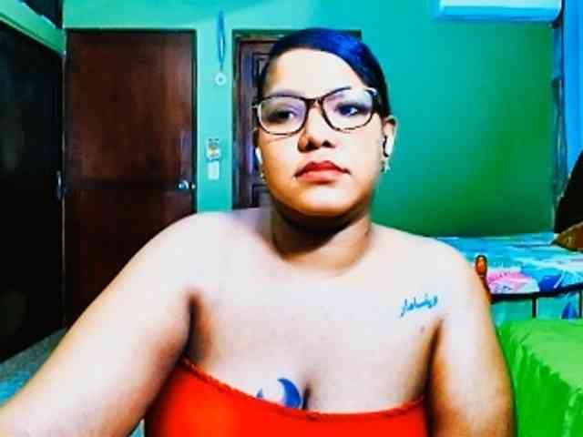sarahlove16 webcam