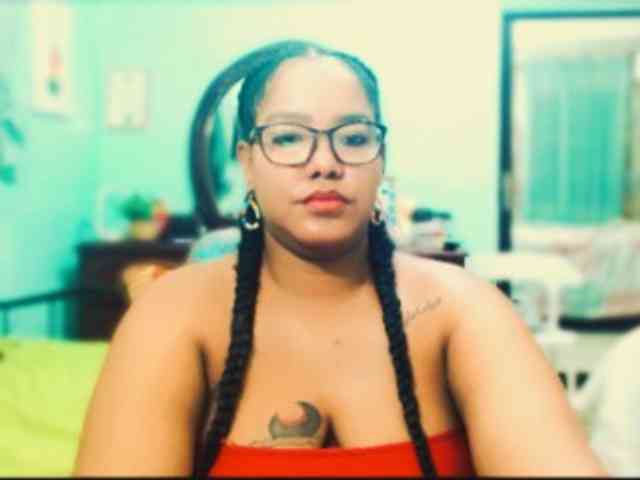 sarahlove16 webcam