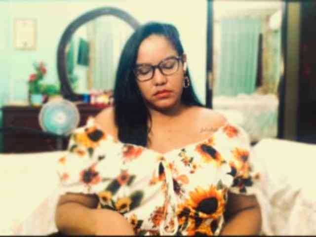sarahlove16 webcam