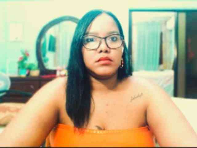sarahlove16 webcam