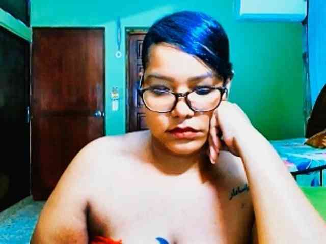 sarahlove16 webcam
