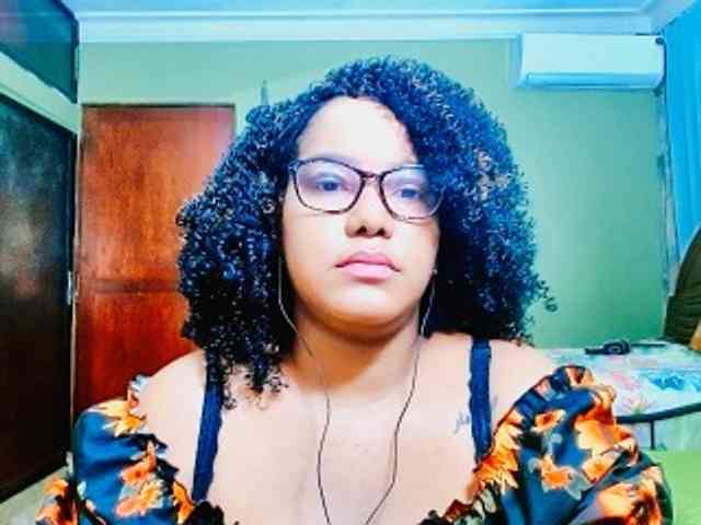 sarahlove16 webcam