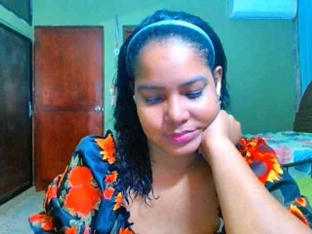 sarahlove16 webcam