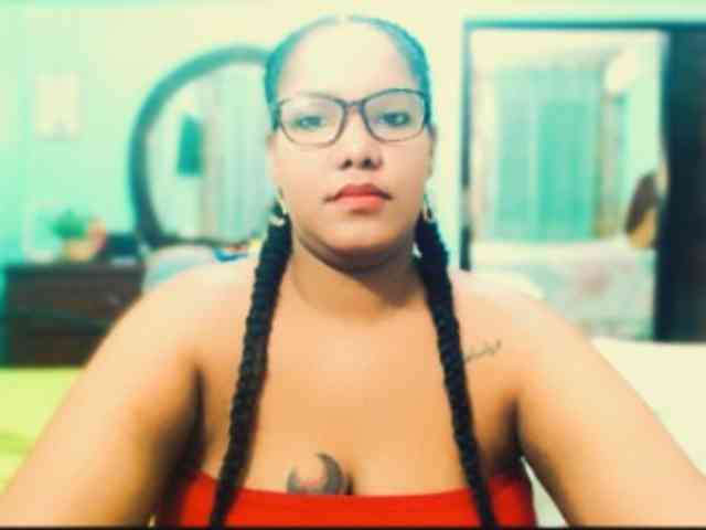 sarahlove16 webcam