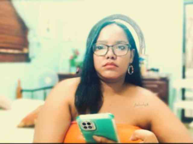 sarahlove16 webcam