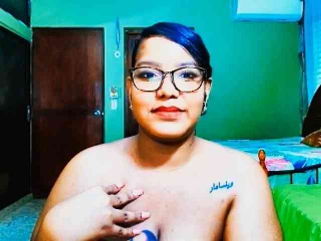 sarahlove16 webcam