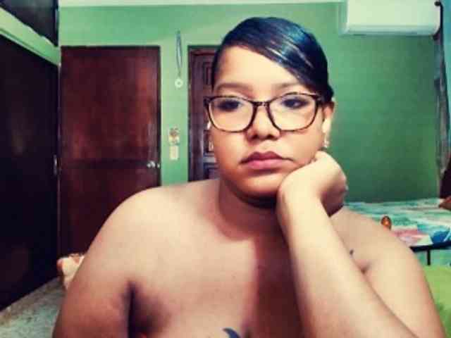 sarahlove16 webcam