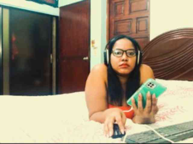 sarahlove16 webcam